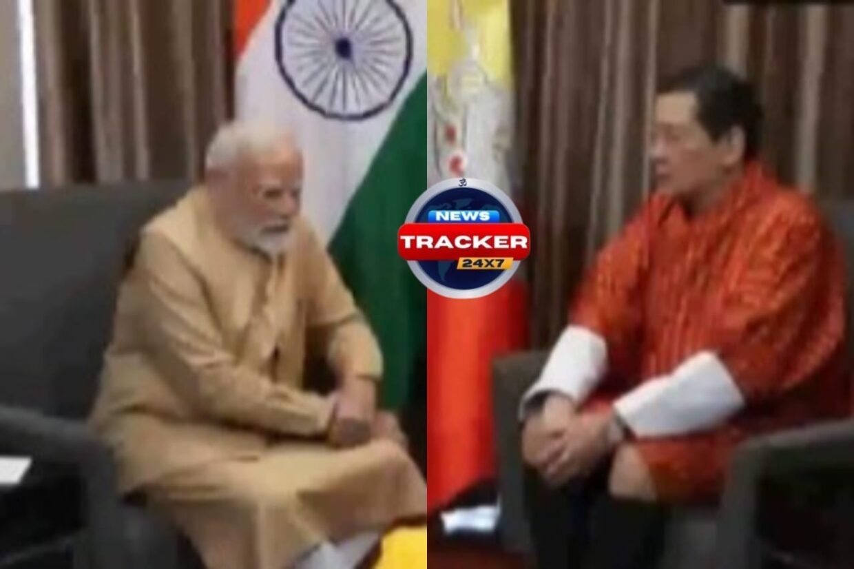 PM Modi visits Druk Gyalpo Jigme Singye Wangchuck, the fourth King of Bhutan | Best Video