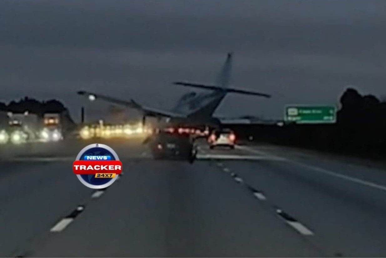 Florida plane crash : Jaw-dropping footage displays the moment little aircraft crashed on a car in the United States