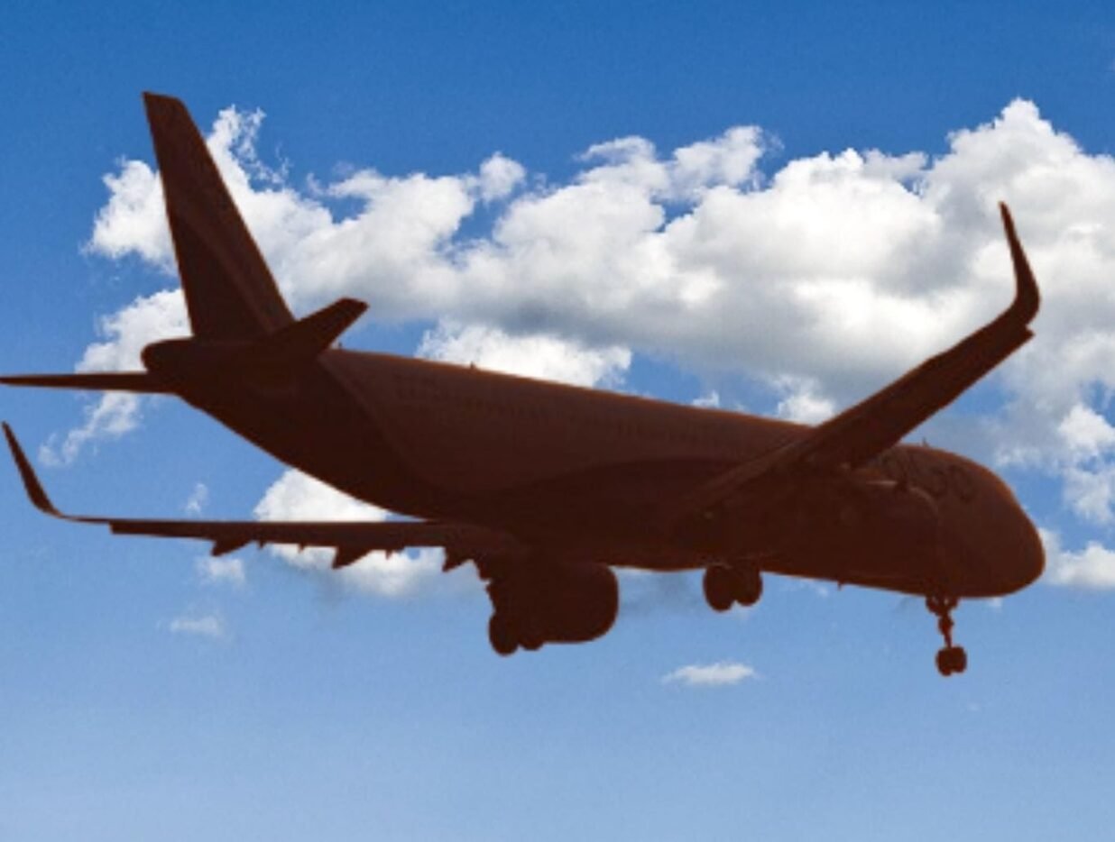 Us travel advisory : US Advises Citizens to Leave Gulf via Commercial Flights; UAE Borders with Saudi Arabia and Oman Remain Open